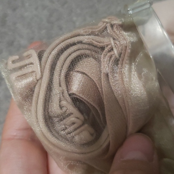 Victoria's Secret Very Sexy nude beige strapless bra 34C - Picture 4 of 4